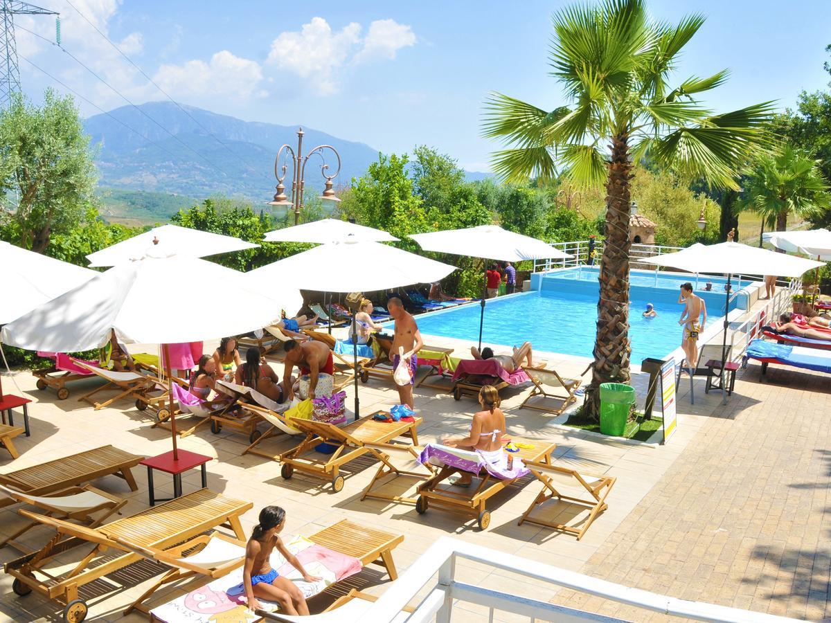 Resort Le Parisien Montecorvino Pugliano Exterior foto
